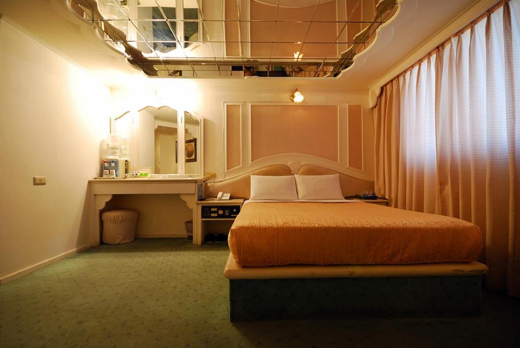 On Sight Inn Taichung Zimmer foto