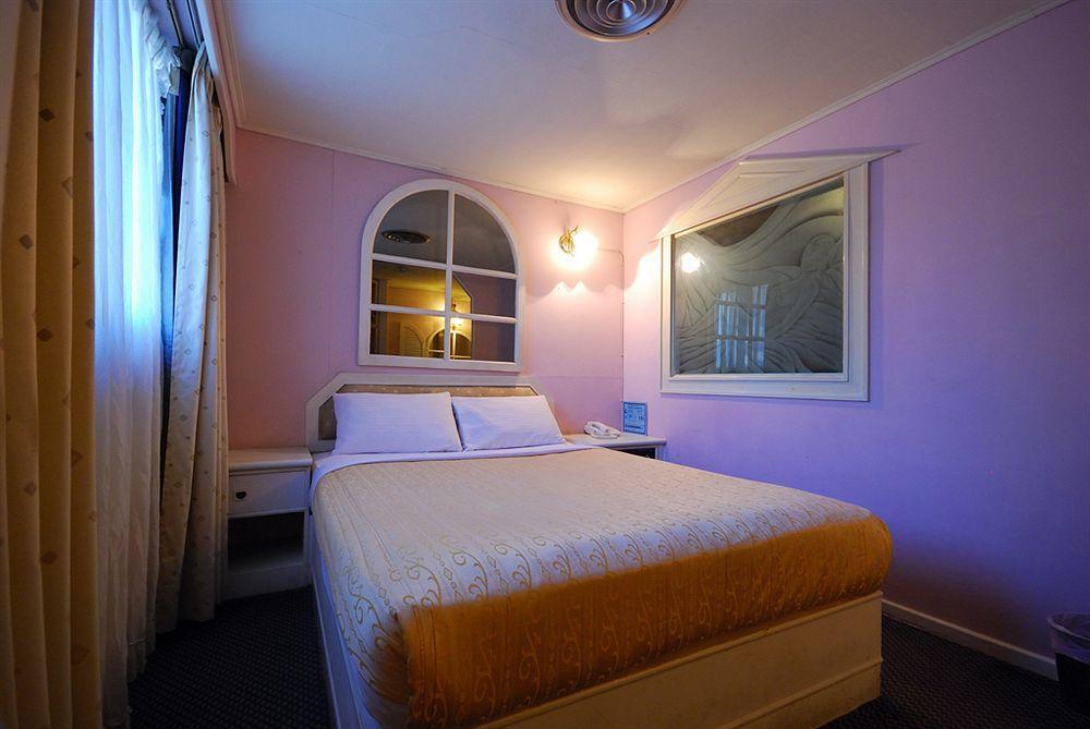 On Sight Inn Taichung Exterior foto